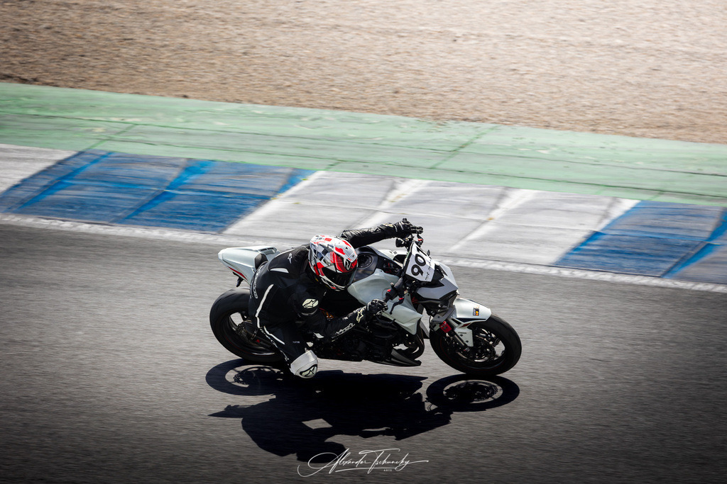 Ducati Trackday Hockenheimring 2026 | Entdecken Sie die faszinierende Welt von Alexander Tschuncky Arts: Kreative Fotografie, atemberaubende Automobilkunst und hochwertiger Bilderdruck. Lassen Sie sich inspirieren! - Realisiert mit Pictrs.com
