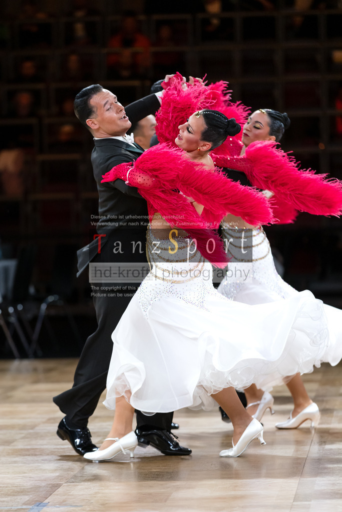 20241109_DM-Formationen_Vorrunde_2322 | Tanzsportbilder, Standardtanz, Lateintanz, WDSF, DTV, LTVB, dancecomp, goc, hessen tanzt, blaues band der spree, walzer, tango, wiener walzer, slowfox, quickstepp, samba, rumba, cha-cha-cha, paso doble. jive, hd-kroft photography, turniertanzsport