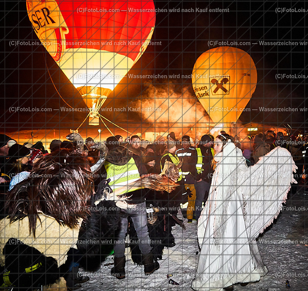 _ALP8326_NACHTderBALLONE_Lackenhof_Gaminger Oetscherteufel | ... mit dem Ballonsportclub Ötscherland aus Wieselburg, der Bergrettung Lackenhof mit einer Schauübung, der Perchtengruppe 'Gaminger Ötscherteufeln' und dem Musikverein Lackenhof, die Ballonfahrer spendeten ihre Gage in diesem Jahr dem schwer verunglückten Gerald Bernreiter alias 'KLEX' der erst nach der ReHa und einem Umbau seines Hauses in Lackenhof frühestens im Mai 2026 wieder nach Hause kommen kann, So 28. Dezember 2025.