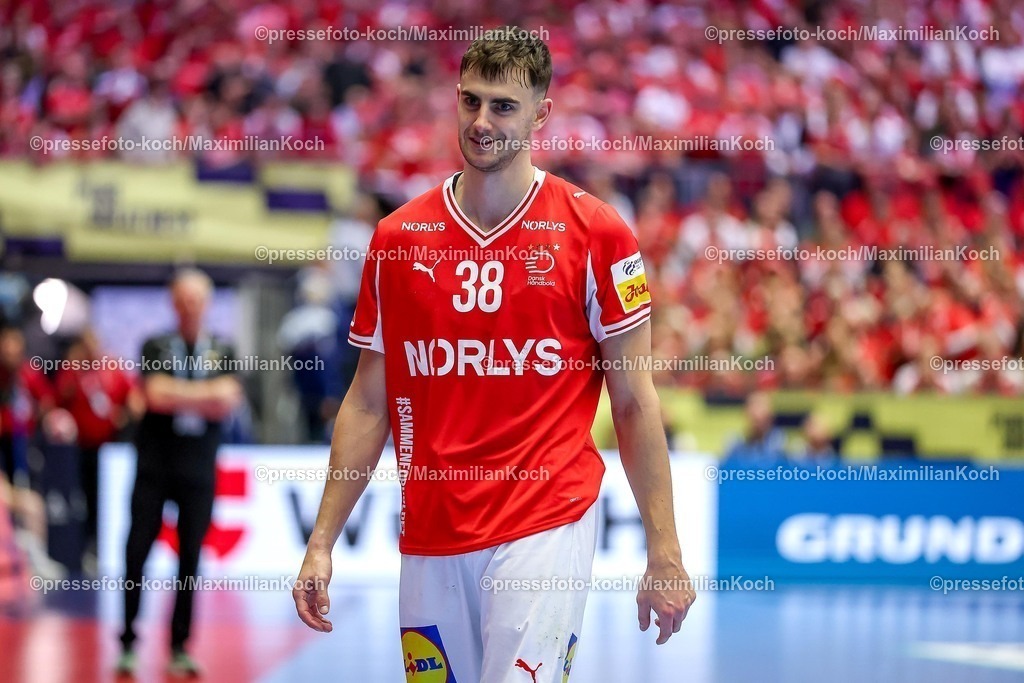 EHF16012602093 | 16.01.2026, Handball, Men's EHF EURO 2026, Dänemark - Nordmazedonien, Jyske Bank Boxen in Herning, Dänemark, Preliminary Round:  Mads Hoxer Hangaard (Denmark #38) 