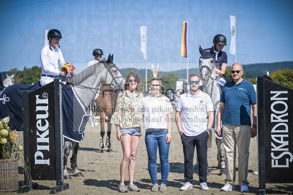 DOS_0056 | Entdecke hochwertige Reitturnierfotos von Foto Oger. Professionell, emotional und authentisch – jetzt Lieblingsmomente im Shop bestellen.Deutschlandweite Turnierfotografie. - Realisiert mit Pictrs.com