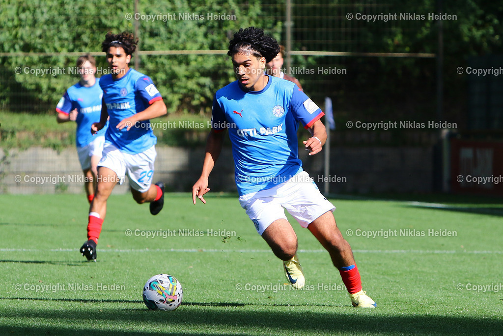 NH_HolsteinKielU19_FCStPauliU19_U19DFBNachwuchsliga_29092024 | #9 Islam Matene (Holstein Kiel U19)Fußball I Junioren I U19 DFB-Nachwuchsliga I Saison 2024-2025 I Vorrunde, Gruppe B, 8. Spieltag I Holstein Kiel U19 - FC St. Pauli U19 I 29.09.2024 I Citti-Fußballpark