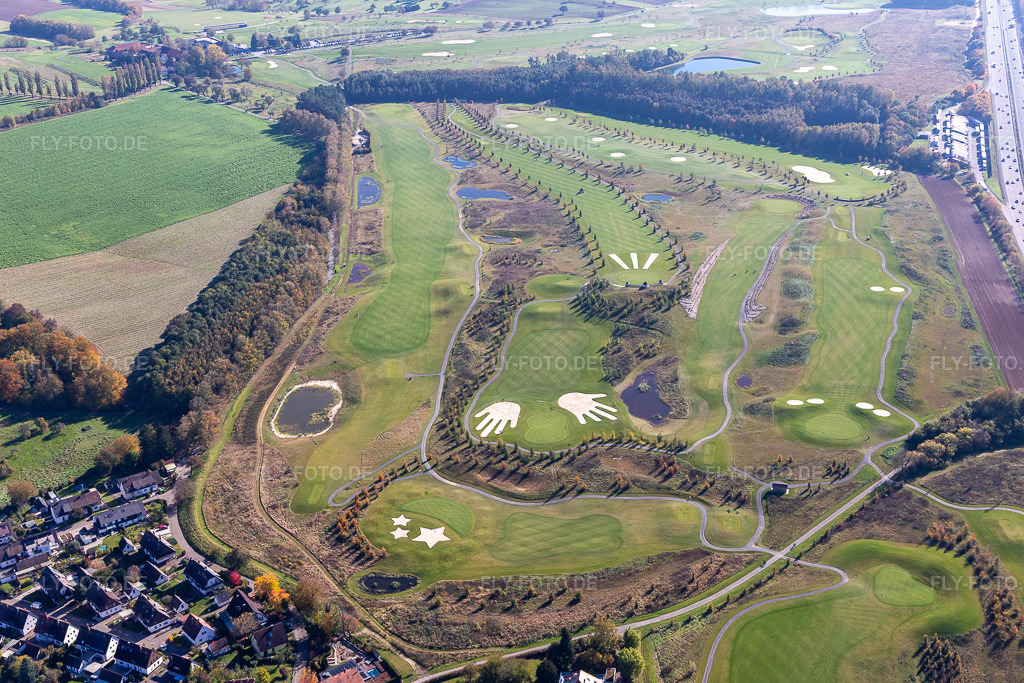 Luftbild: Gelände des Golfplatz Golfpark Karlsruhe GOLF absolute im Ortsteil Hohenwettersbach in Karlsruhe im Bundesland Baden-Württemberg in Deutschland. Foto: IMG_129891.jpg vom 24.10.2021 durch Werner Riehm/FLY-FOTO.de