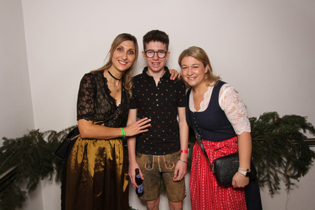 FotoKastl_Kathrein_Tanz_Goldbrunnhof_20231117_0167 | Vermietung und Verleih von Fotobox mit Drucker in Kärnten, Völkermarkt, Klagenfurt, Wolfsberg, St. Veit, Villach. Für ihre Hochzeit, Polterabend, Geburtstagsfeier, Firmen Feier, Weihnachtsfeier. Anlieferung oder Selbstabholung mit Drucker  Fotos digital - Realisiert mit Pictrs.com