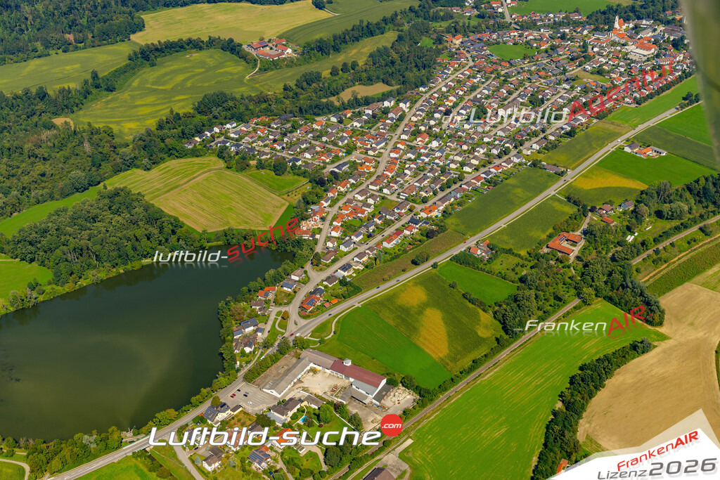 Das Luftbild zeigt : Enhofen Winhöring - Die Luftaufnahme wurde 2024 vom UL-Flugzeug aus erstellt ( keine Drohne ) - Hochauflösende Luftaufnahme - Für grossformatige Ausdrucke geeignet. Die Geschenkidee !Mit Lizenz und Bildrechte bestellbar