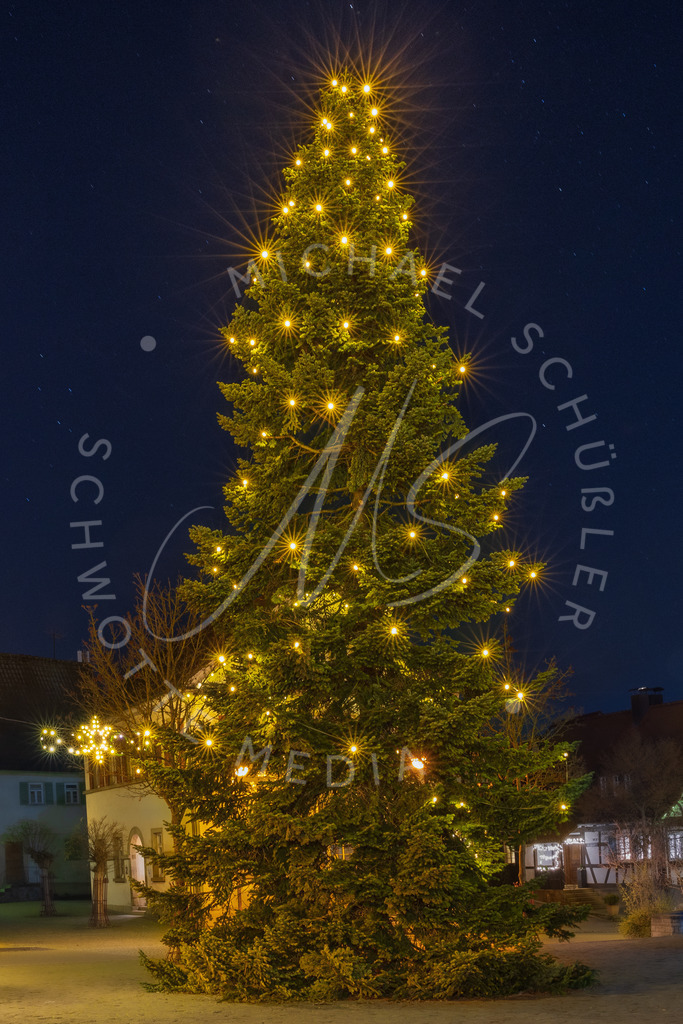 2021-12-20 Weihnachtsbaum Hemmingen - 007 | Schwotte Media - Realisiert mit Pictrs.com