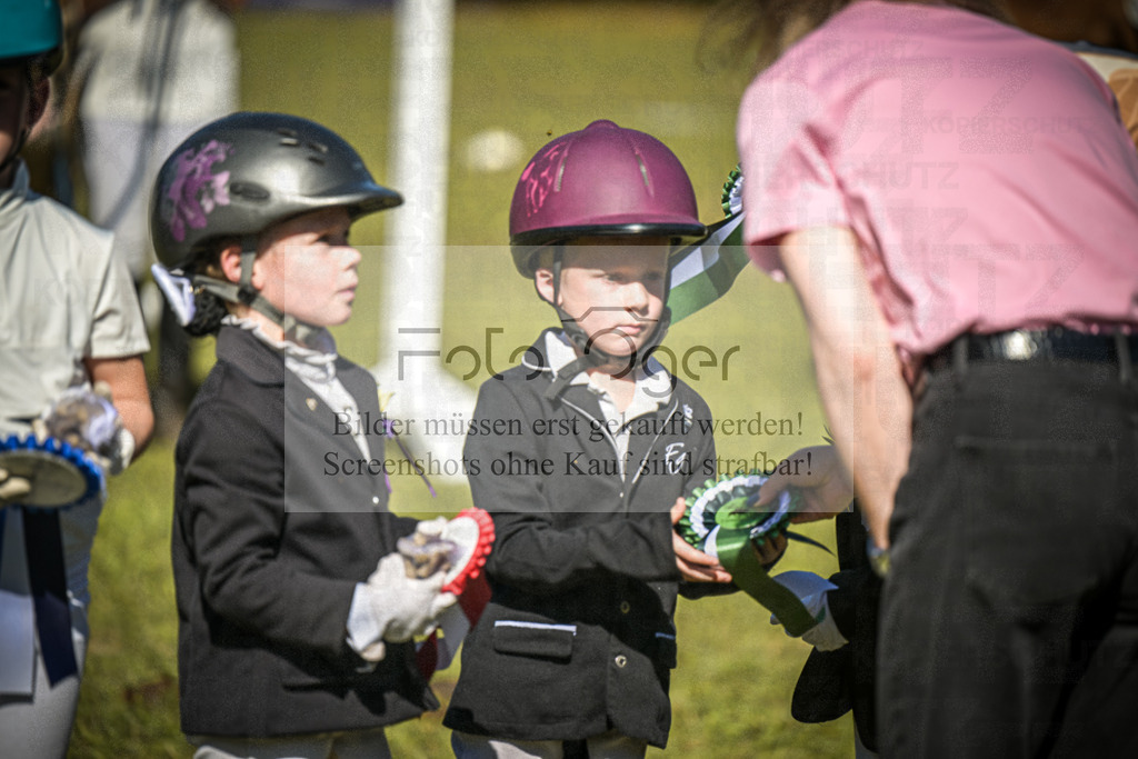 DOS_0545 | Entdecke hochwertige Reitturnierfotos von Foto Oger. Professionell, emotional und authentisch – jetzt Lieblingsmomente im Shop bestellen.Deutschlandweite Turnierfotografie. - Realisiert mit Pictrs.com