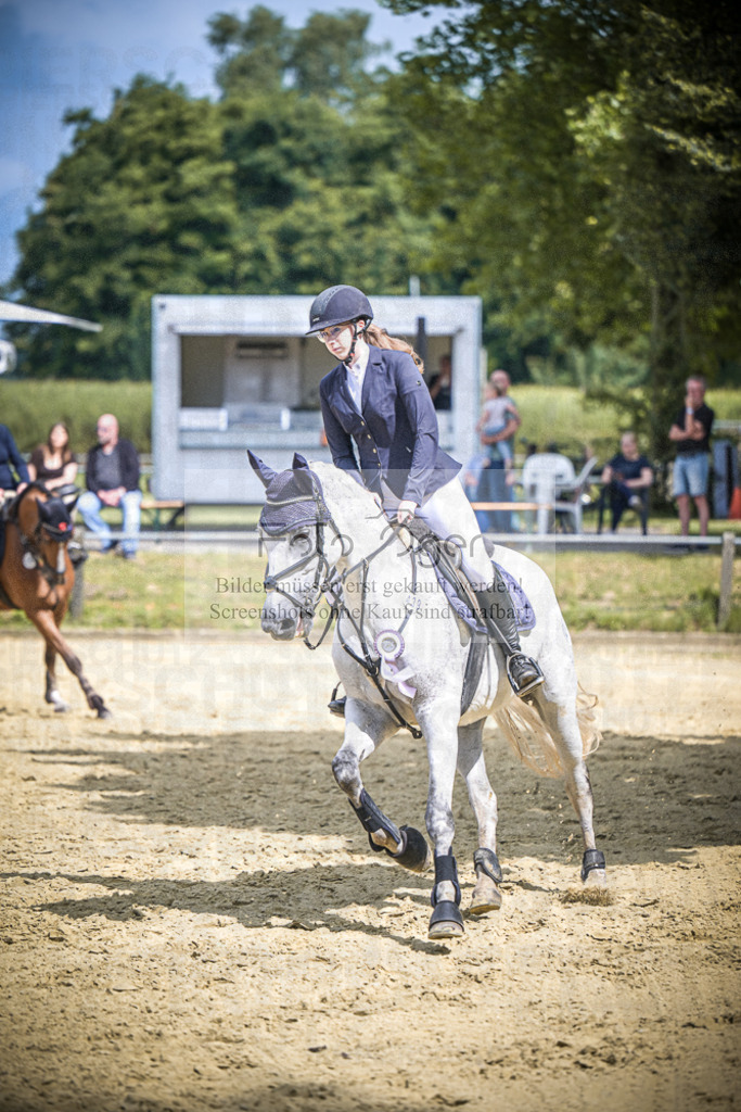 DOS_5326 | Entdecke hochwertige Reitturnierfotos von Foto Oger. Professionell, emotional und authentisch – jetzt Lieblingsmomente im Shop bestellen.Deutschlandweite Turnierfotografie. - Realisiert mit Pictrs.com