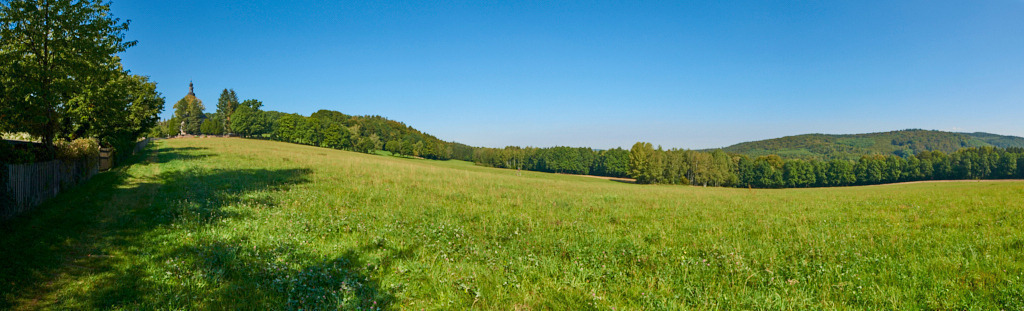 Blick zur Kirche Wildbach 01 | Bedeutsame Landschaften Deutschlands - Realisiert mit Pictrs.com