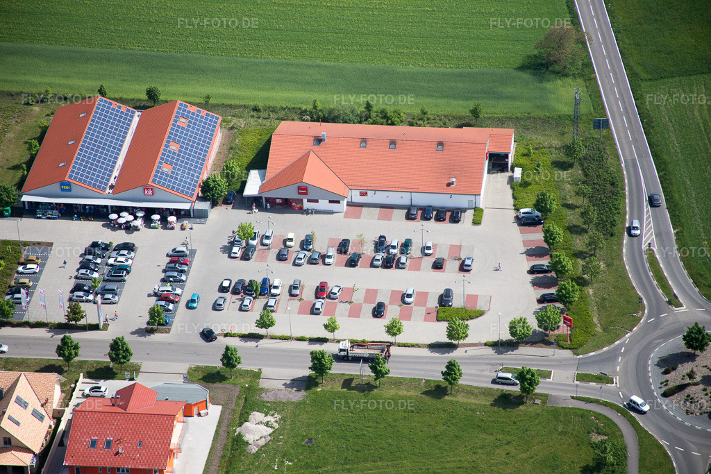 Luftbild: Neulauterburg, Einkaufszentren im Ortsteil Neulauterburg in Berg im Bundesland Rheinland-Pfalz in Deutschland. Foto: IMG_078631.jpg vom 08.05.2015 durch Werner Riehm/FLY-FOTO.de