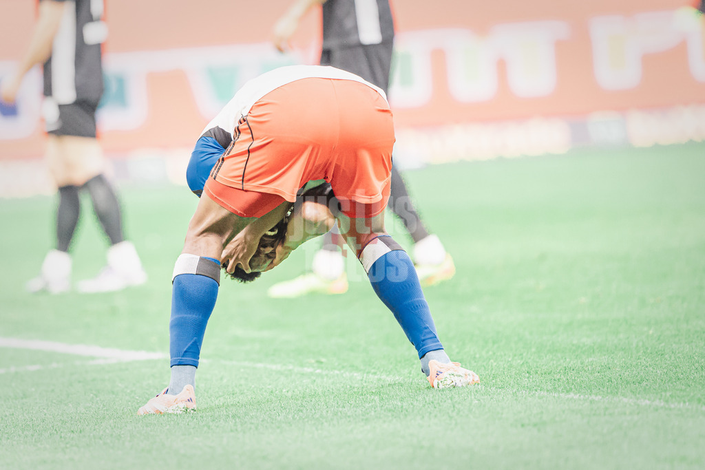 Fußball | Männer | Saison 2025/2026 | 1. Fußball-Bundesliga | 8. Spieltag | Hamburger SV vs. VfL Wolfsburg | 25.10.2025 | Albert Sambi Sambi Lokonga (#6, HSV) ärgert sich