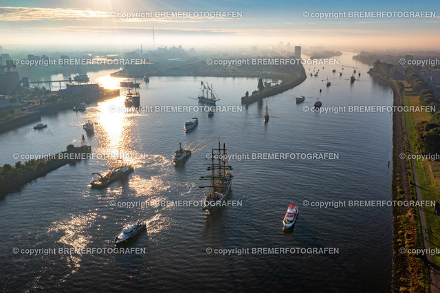 DJI_0183 | 30.09.2022 Drohnenaufnahmen Dt. Schifffahrtstag 2022 Bremen Wendebecken / Weser