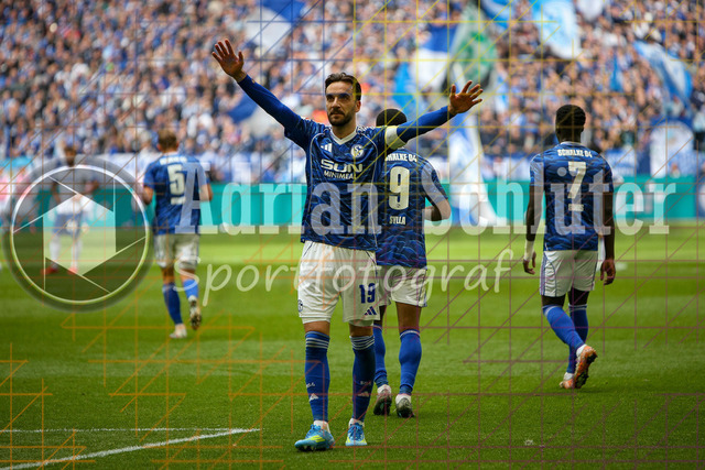 05.04.2026, GER, Fussball, Herren, 2. BL, Saison 2025/2026, FC Schalke 04 - Karlsruher SC | Kenan Karaman (S04) Torjubel, jubelt nach seinem Treffer zum 1:0 