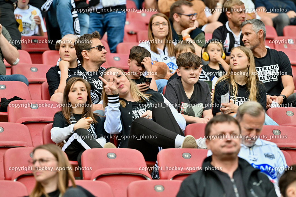 SK Puntigamer Sturm vs. SK Rapid Wien Siegerehrung, Impressionen | SK Sturm Fans, SK Puntigamer Sturm vs. SK Rapid Wien Siegerehrung, Impressionen, SK Puntigamer Sturm vs. SK Rapid Wien Siegerehrung, Impressionen am 01.05.2024 in Klagenfurt (Wörthersee Stadion ), Austria, (Photo by Bernd Stefan)