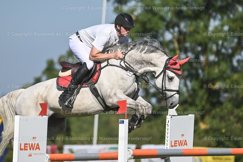 20230908_24_Springen_M_0069 | equistock