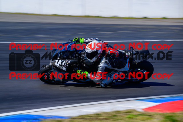 MaZZes_Fotomatrix_20250407_6021986_2-28 | WEISS