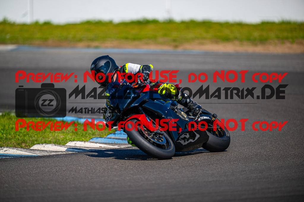 MaZZes_FotoMatrix_240520_6021986_6730 | ROT