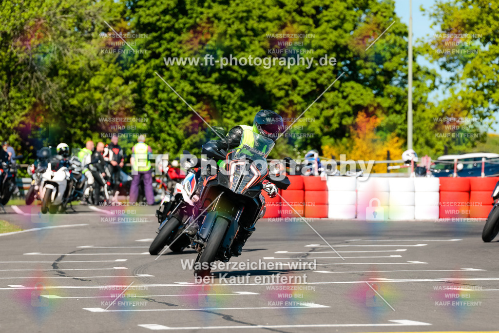 Moto-TeamOBK-21554 | Hier findet Ihr Bilder von Touristenfahrten auf der Nürburgring Nordschleife oder von anderen Veranstaltungen die ich besucht habe. Viel Spass beim Durch Schauen 