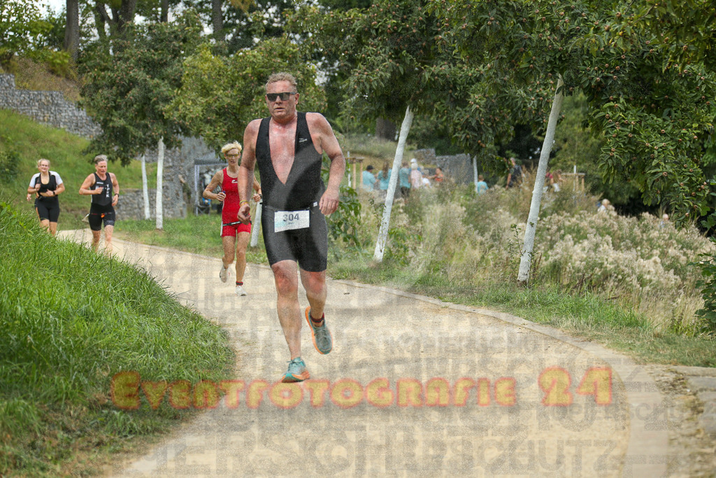 250824_1346_EX1_3631 | Sportfotografie im Rhein-Sieg Kreis, Köln, Bonn, NRW, Rheinland Pfalz, Hessen, etc. Unser Tätigkeitsfeld umfasst den Laufsport vom Volkslauf über den Marathon, Duathlon, Triathon bis zum Ultralauf wie Kölnpfad Ultra oder Schindertrail.