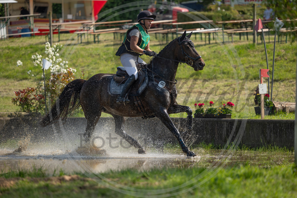 994A1566 | sabrinanicolaifotografie - Realisiert mit Pictrs.com