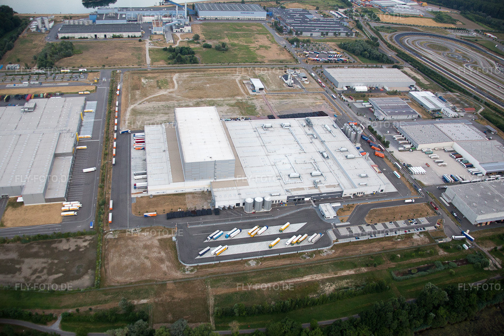 Luftbild: Wörth am Rhein, Industriegebiet Oberwald in Wörth am Rhein im Bundesland Rheinland-Pfalz in Deutschland. Foto: IMG_083770.jpg vom 24.07.2015 durch Werner Riehm/FLY-FOTO.de