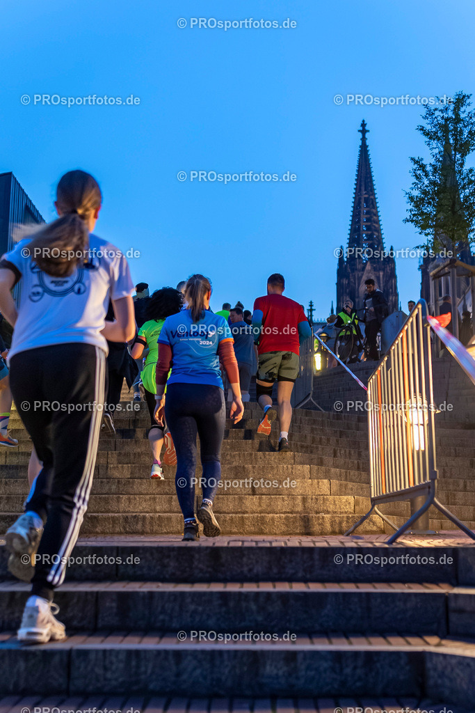 21. Nachtlauf des ASV Köln; Köln, 08.05.24 | Impressionen vom 21. Nachtlauf des ASV Köln am 08.05.24 in der Altstadt von Köln (Deutschland). Foto: BEAUTIFUL SPORTS/Bernd Hoffmann
