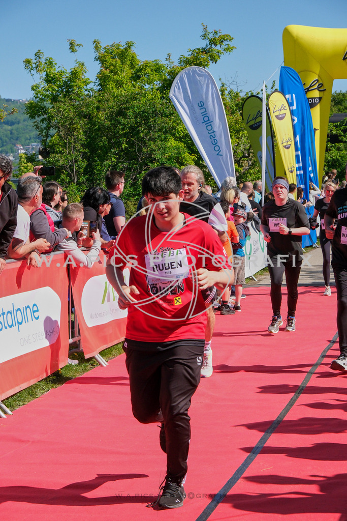 ..... | LINZ,AUSTRIA,27.April 24, Int. 3 Brückenlauf Linz  , Image shows: Photo: WAPICS / Michael ring