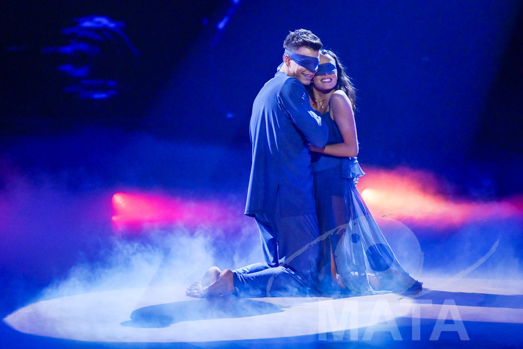 _DW06222 | Profitänzerin Patricija Ionel und Para-Schwimmer Taliso Engel bei der 18. Staffel der RTL-Tanzshow Lets Dance  - Realisiert mit Pictrs.com
