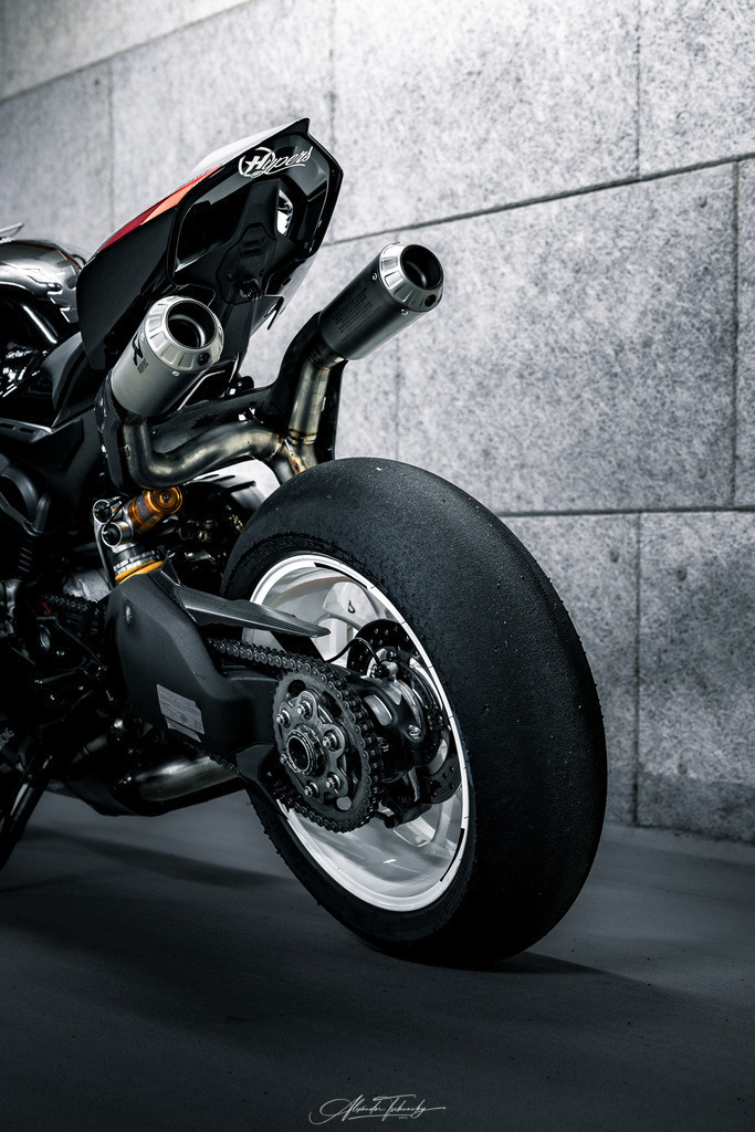 Ducati Panigale V4S | Entdecken Sie die faszinierende Welt von Alexander Tschuncky Arts: Kreative Fotografie, atemberaubende Automobilkunst und hochwertiger Bilderdruck. Lassen Sie sich inspirieren! - Realisiert mit Pictrs.com