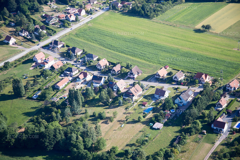Aerial view: View of the town in Cleebourg in the state Bas-Rhin, France.Photo: IMG_082982.jpg taken on 06/26/2015 by Werner Riehm/FLY-FOTO.comResolution of the original: 5472 x 3648 px