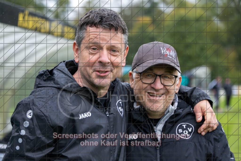 20251005_133420_0129 | #,TSV Ottenbach (gelb) vs. TV Birenbach (rot), Fussball, Kreisliga B8, Bezirk Neckar/Fils, 07. Spieltag, Saison 2025/2026, Rasenplatz, Rasensportplatz, Im Buchs, 73113 Ottenbach, 05.10.2025 - 13:00 Uhr,Foto: PhotoPeet-Sportfotografie/Peter Harich