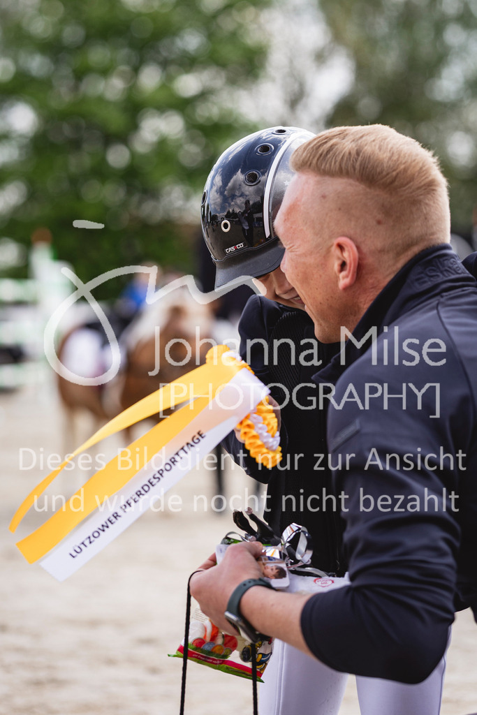 260509_PfSpTa_16_Führzügel-WB-636 | Deine schönsten Turniermomente als professionelle Fotos! Entdecke hochwertige Pferdesport-Fotografie im Online-Shop. Jetzt Fotos finden & bestellen!