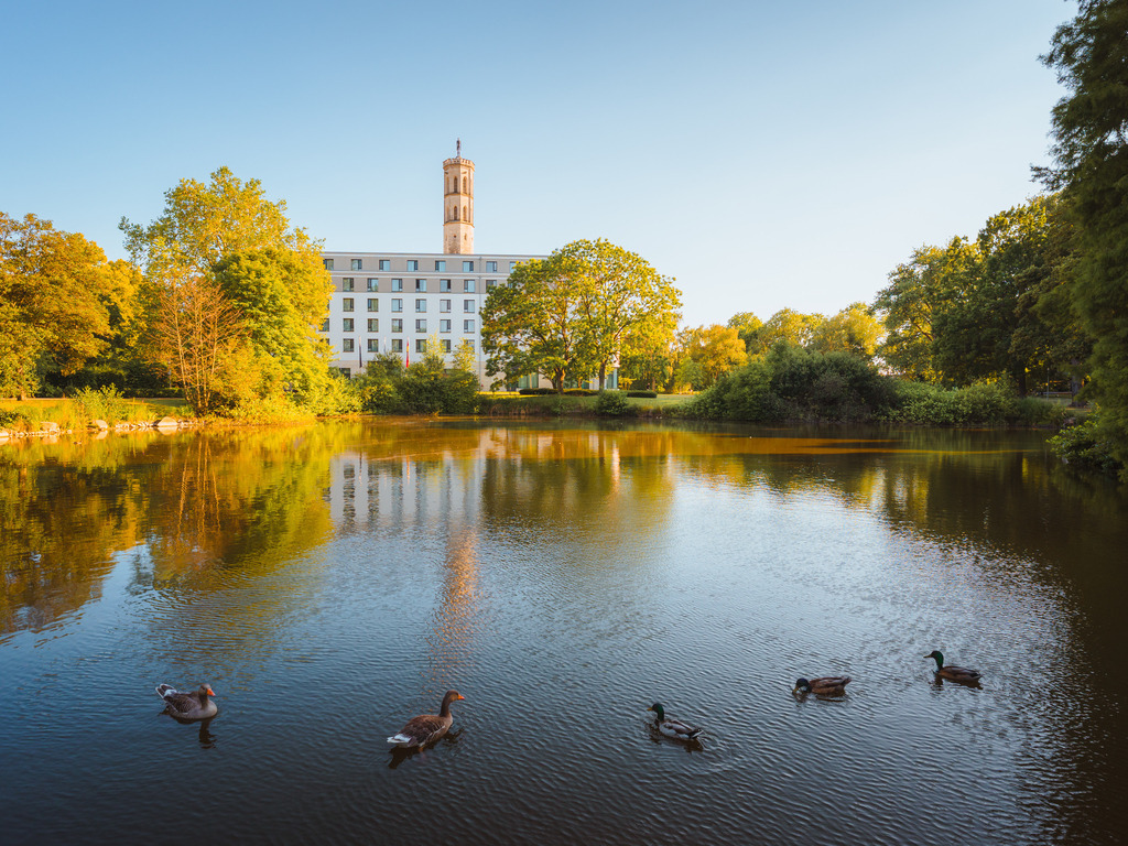 Bürgerpark | Entdecke exklusive Fotokunst aus Braunschweig: Bildband, Leinwände, Postkarten, Kalender, digitale Downloads & Bildlizenzen. Jetzt im offiziellen Beautiful Braunschweig Shop! - Realisiert mit Pictrs.com