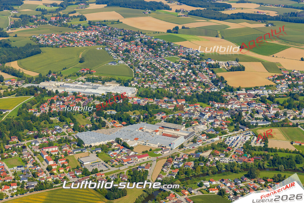 Luftaufnahme von  Ruhstorf an der Rott - Die Luftaufnahme wurde 2025 vom UL-Flugzeug heraus erstellt ( keine Drohne ) - Hochauflösende Luftaufnahme - für professionelle Ausdrucke geeignet. Die Geschenkidee !Mit Lizenz und Bildrechte bestellbar