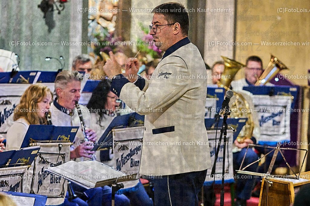 ALP4740_Wieselburger Brauereikapelle_Schachinger Manuel | (C)FotoLois.com, Alois Spandl, WEIHNACHTSKONZERT der Betriebsmusikkapelle der Brauerei Wieselburg in der Pfarrkirche, durch´s Programm führte Pfarrer Daniel Kostrzycki, anschließende Verköstigung durch die Landjugend Wieselburg, Fr 8. Dez. 2023.