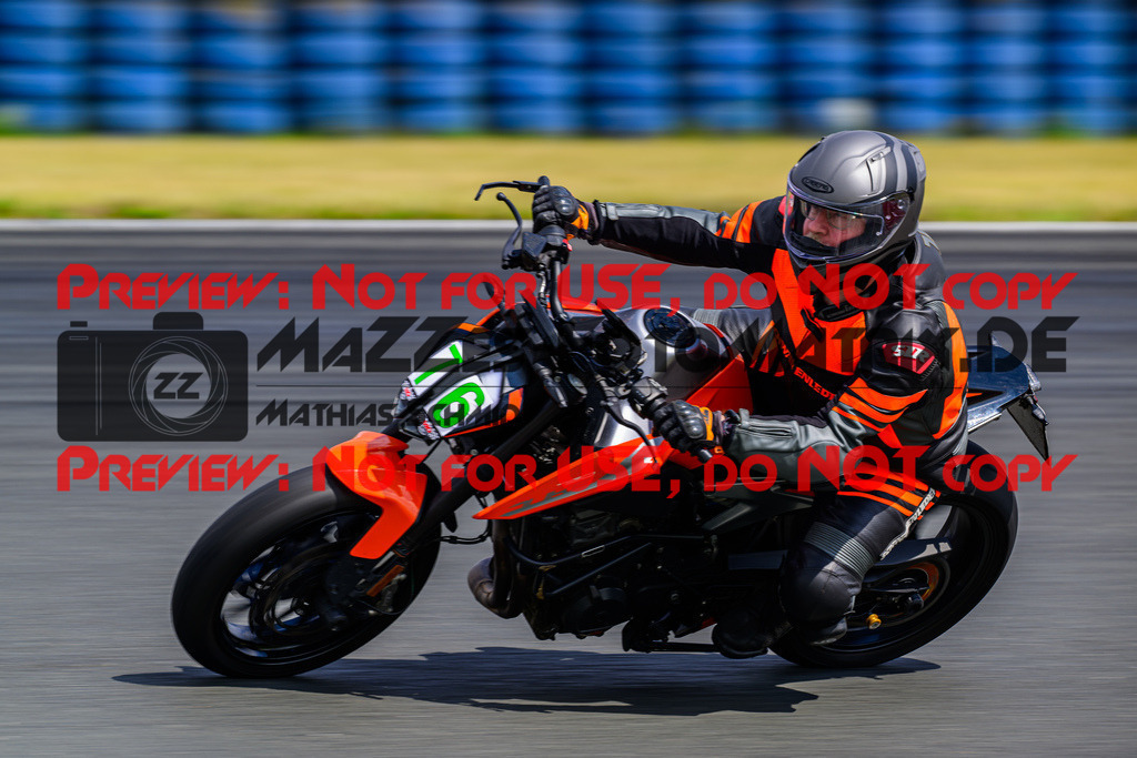 MaZZes_FotoMatrix_240724_6007705_9621 | BLAU