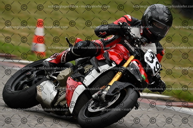 25bt02-1320 | markuskiefer.com - Realisiert mit Pictrs.com