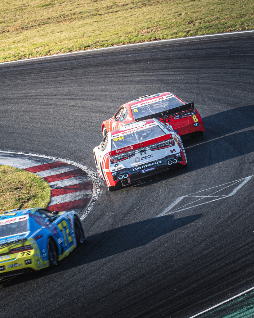 EURONASCAR OSCHERSLEBEN | Exklusive Motorsport-Fotografie aus Leipzig von TXO Media – für Rennfahrer, Teams & Sponsoren. Sausemuth liefert starke Bilder, die Emotion zeigen. Jetzt buchen & glänzen! - Realisiert mit Pictrs.com