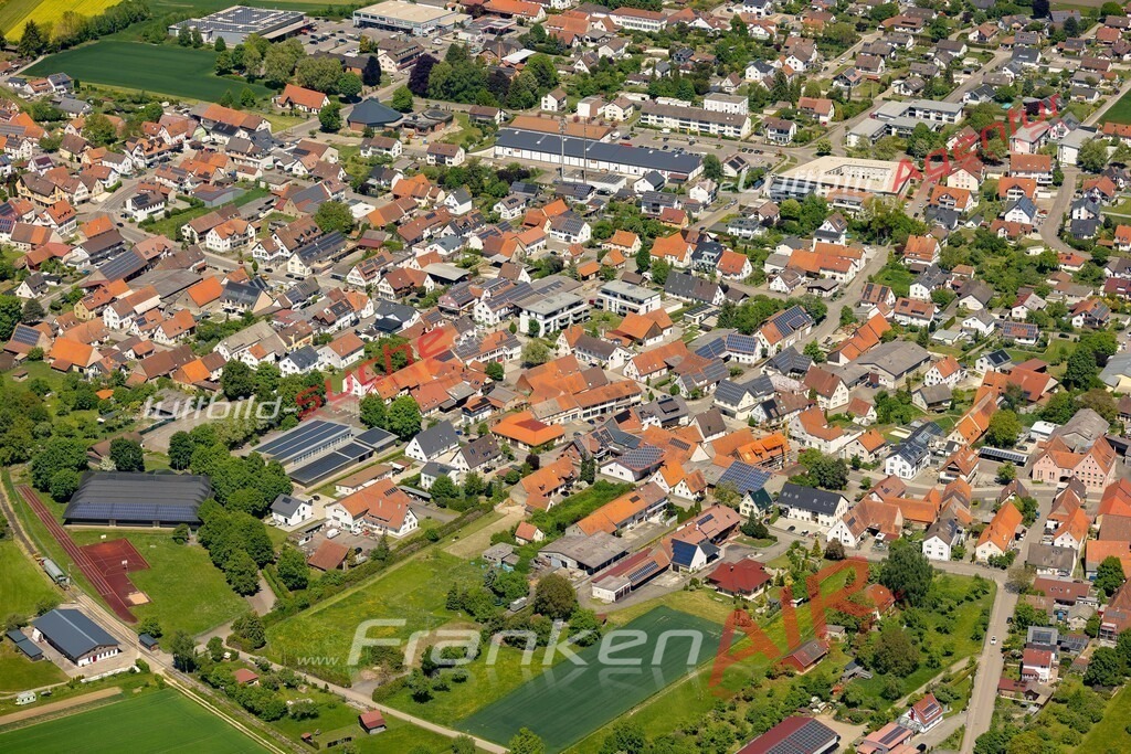 sontheim-an-der-brenz-luftaufnahme-bildrechte-627-jahr-2025 | Luftaufnahme von Sontheim an der Brenz Vs Google Maps- Die Luftaufnahme wurde 2025 vom UL-Flugzeug heraus erstellt ( keine Drohne ) - Hochauflösende Luftaufnahme - für professionelle Ausdrucke geeignet. Die Geschenkidee !Mit Lizenz und Bildrechte bestellbar
