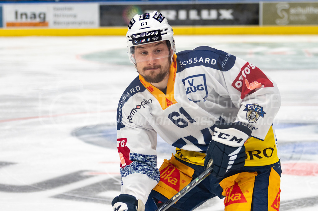 Swiss National League Final Game 2: ZSC Lions - EV Zug | 20.04.2022, Zürich, Hallenstadion, Swiss National League Final Game 2: ZSC Lions - EV Zug, #61 Sven Leuenberger (Zug). - Realisiert mit Pictrs.com