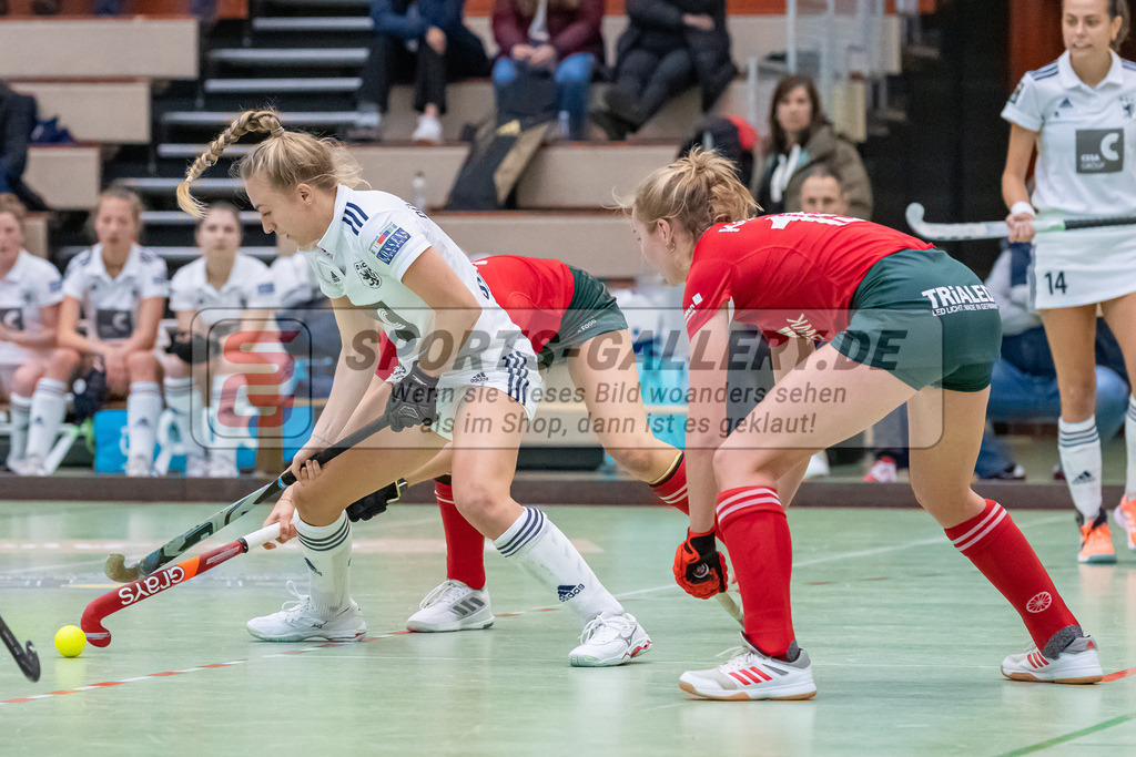 HK_20221126_101767 | 1. Bundesliga ( Halle ) Damen Crefelder HTC - Düsseldorfer HC am 27.11.2022 Crefelder HTC, Krefeld , Sara Strauss ( Düsseldorfer HC #11 )