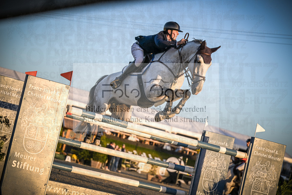 DOS_0100 | Entdecke hochwertige Reitturnierfotos von Foto Oger. Professionell, emotional und authentisch – jetzt Lieblingsmomente im Shop bestellen.Deutschlandweite Turnierfotografie. - Realisiert mit Pictrs.com