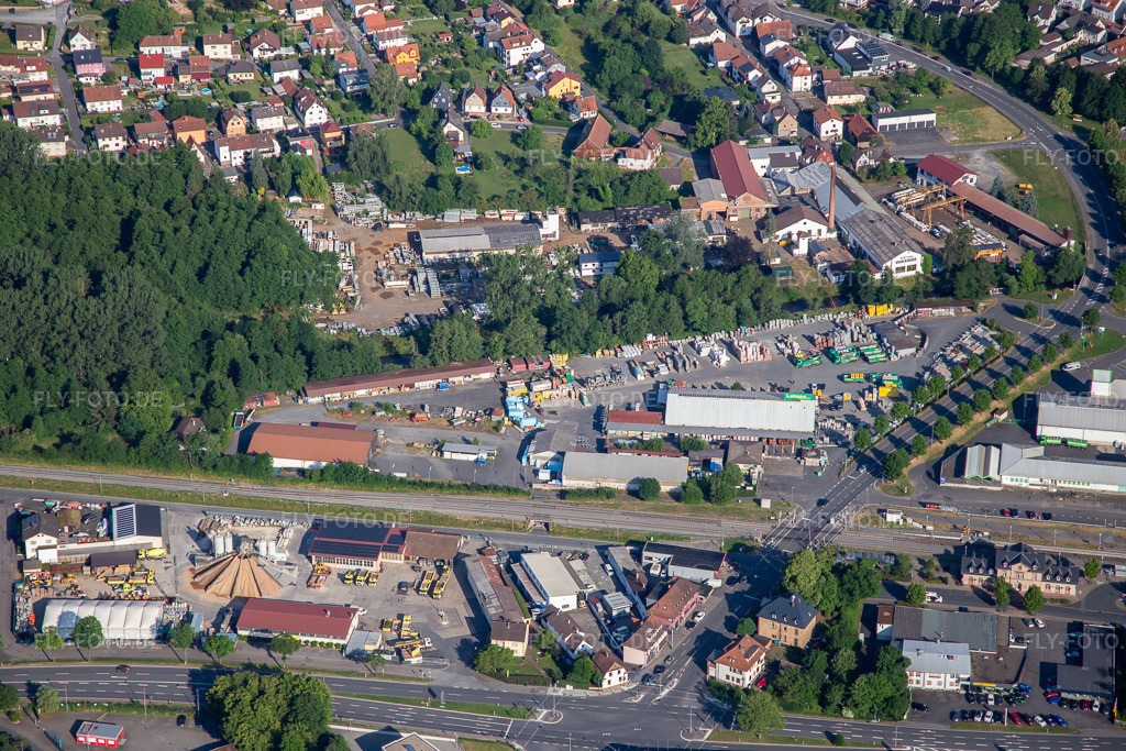 Luftbild: Lohnes GmbH & Co. KG, Raiffeisen-Markt Michelstadt im Ortsteil Steinbach in Michelstadt im Bundesland Hessen in Deutschland.Foto: IMG_137076.jpg vom 24.06.2023 durch Werner Riehm/FLY-FOTO.deLohnes BaustoffzentrumRaiffeisen-Markt Onlineshop