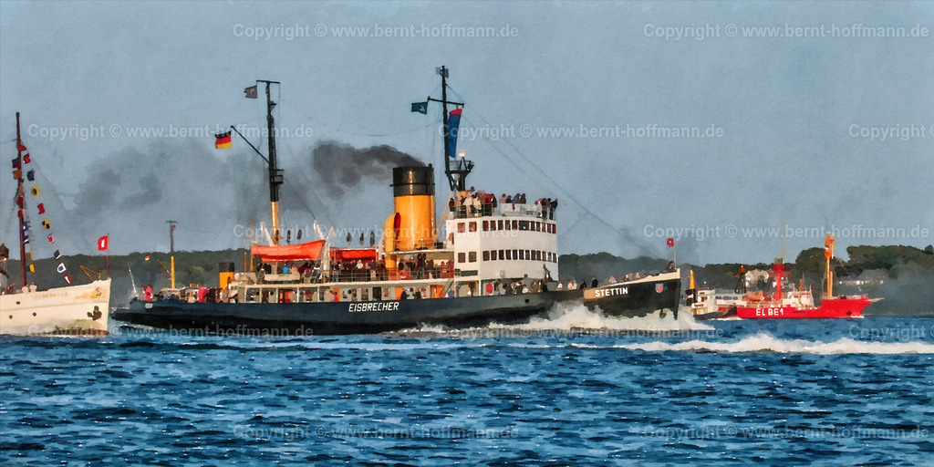 PDM2_0991_Dampfer-Rennen_200x100 | DIGITALKUNST. Dampfer-Rennen auf der Flensburger Förde. __ Dampfschiffe und historisches Feuerschiff bei einer unernsten Wettfahrt in der sommerlichen Abendsonne. Hier im Sichtbereich von links nach rechts = SCHAARHÖRN und STETTIN und Schlepper FLENSBURG und Feuerschiff ELBE-1. __ Seitenverhältnis = 2 zu 1. - Realisiert mit Pictrs.com