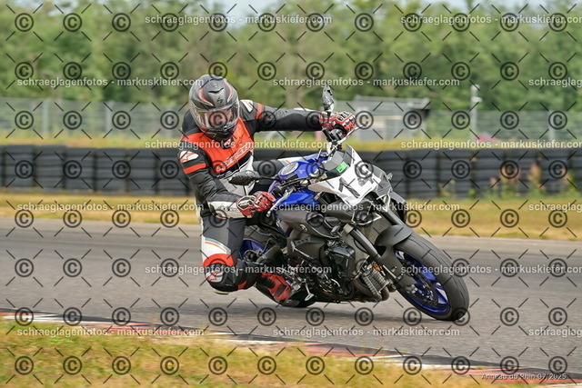 25bt05-1177 | markuskiefer.com - Realisiert mit Pictrs.com
