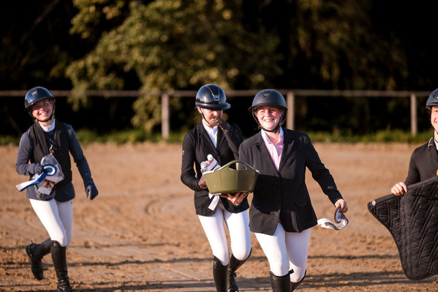 2026_10_03_Siefer-Hof_172837_Z81_19588898 | Professionelle Reitsport-, Turnier- und Eventfotografie von Robert Broda. Galerien mit ausgewählten und bearbeiteten Bildern direkt online ansehen und bestellen.