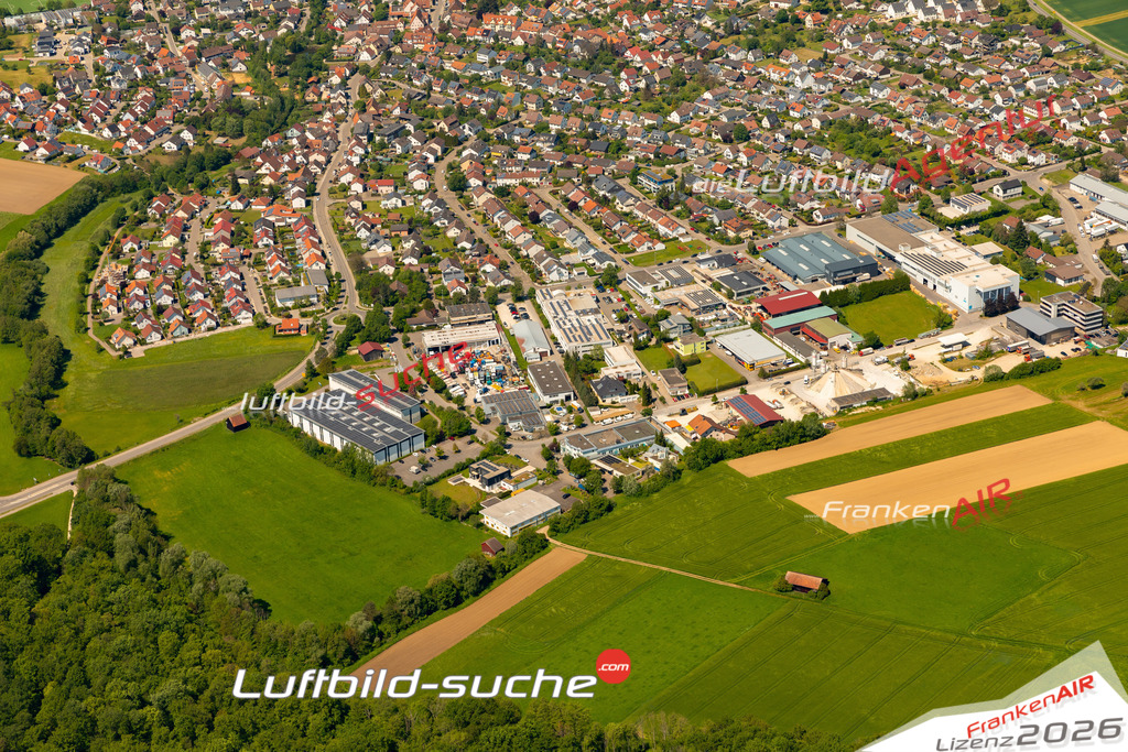 Das Luftbild zeigt :  Schlierbach - Die Luftaufnahme wurde 2024 vom UL-Flugzeug aus erstellt ( keine Drohne ) - Hochauflösende Luftaufnahme - Für grossformatige Ausdrucke geeignet. Die Geschenkidee !Mit Lizenz und Bildrechte bestellbar