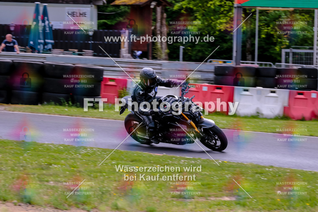 MotoTeamVBK-20830 | Hier findet Ihr Bilder von Touristenfahrten auf der Nürburgring Nordschleife oder von anderen Veranstaltungen die ich besucht habe. Viel Spass beim Durch Schauen 