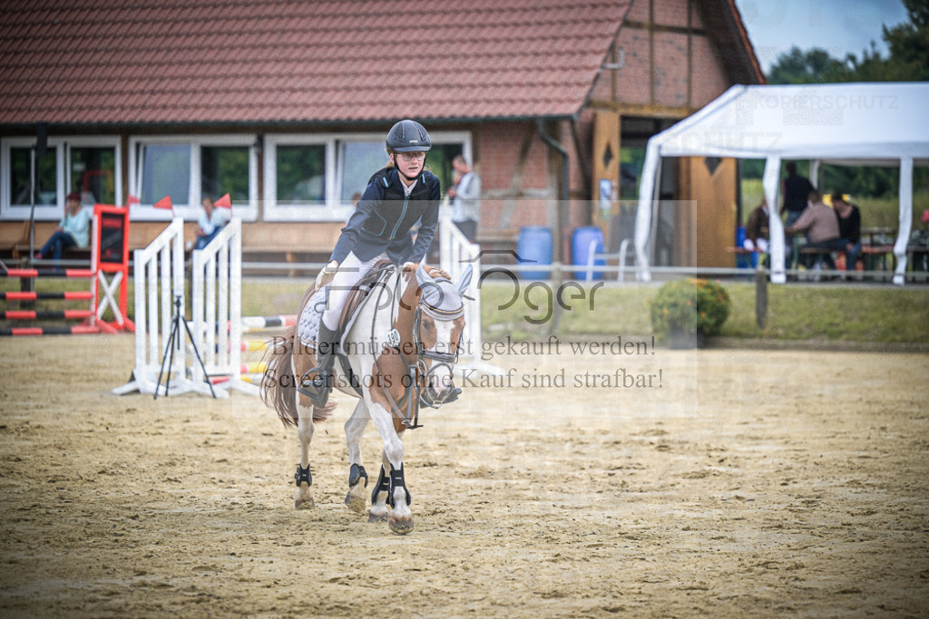 DOS_0902 | Entdecke hochwertige Reitturnierfotos von Foto Oger. Professionell, emotional und authentisch – jetzt Lieblingsmomente im Shop bestellen.Deutschlandweite Turnierfotografie. - Realisiert mit Pictrs.com
