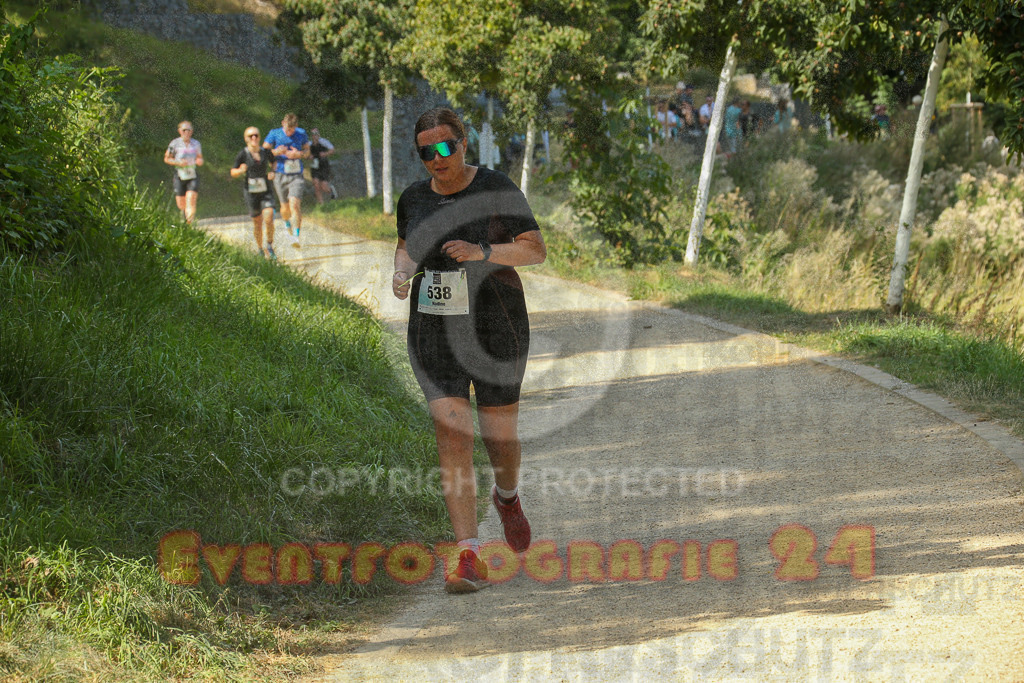 250824_1444_EX1_7395 | Sportfotografie im Rhein-Sieg Kreis, Köln, Bonn, NRW, Rheinland Pfalz, Hessen, etc. Unser Tätigkeitsfeld umfasst den Laufsport vom Volkslauf über den Marathon, Duathlon, Triathon bis zum Ultralauf wie Kölnpfad Ultra oder Schindertrail.